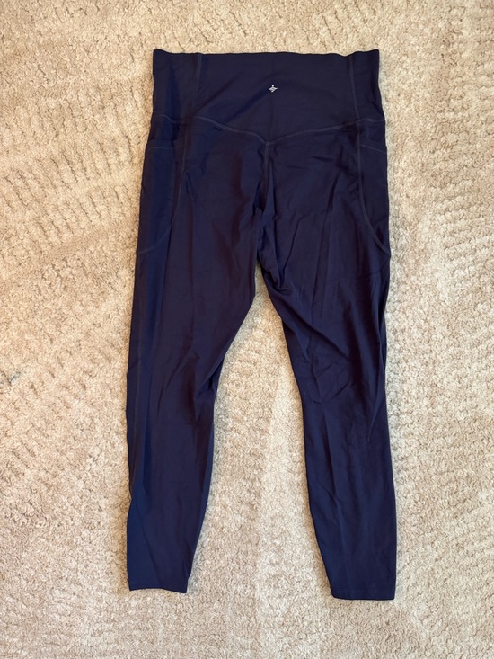 HALARA Pants - HALARA navy 7/8 length leggings w/ side pockets. Size L. NWOT.